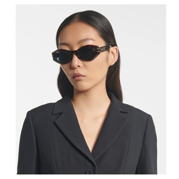DIOR SIGNATURE B1U 20b0 Sunglasses $464 main image 8